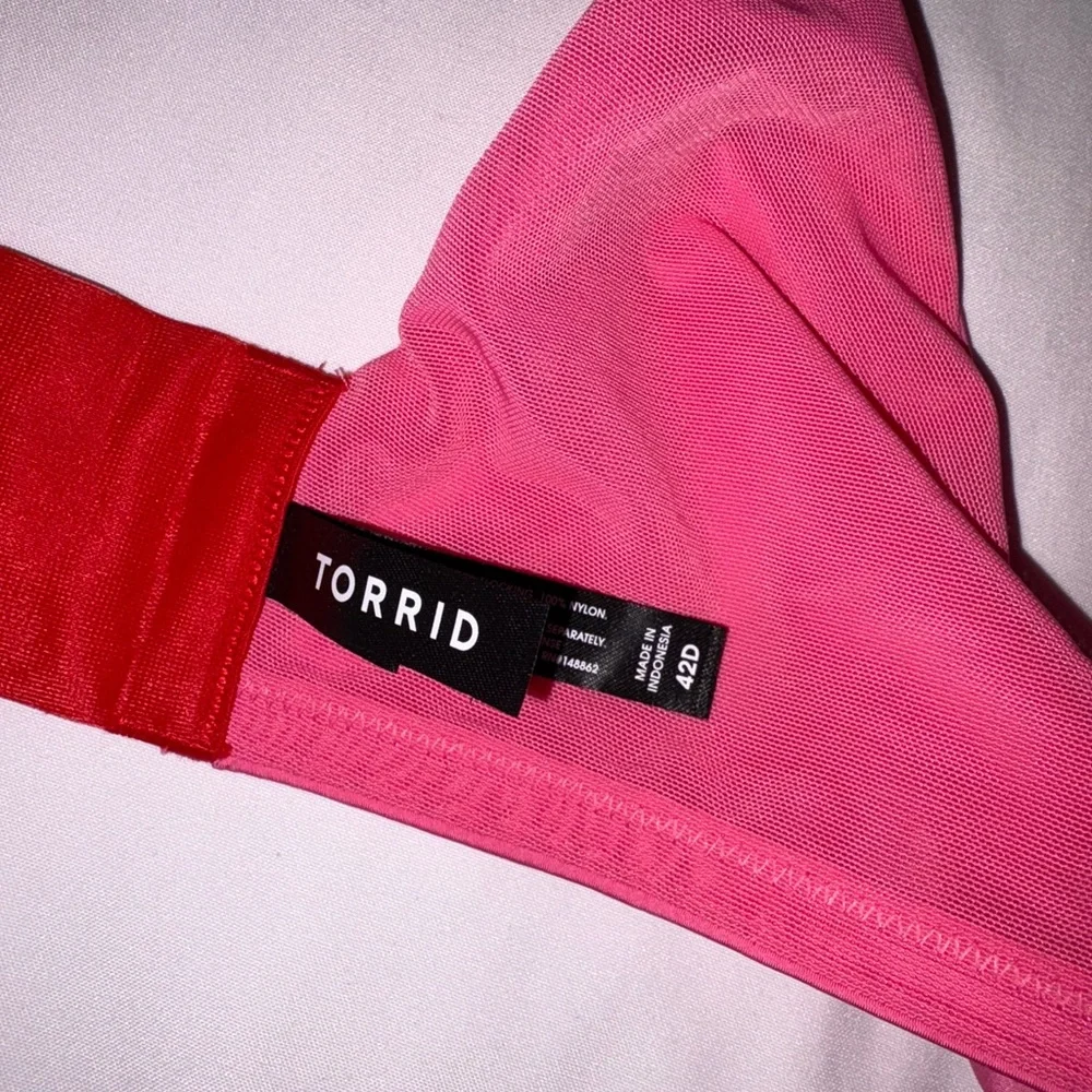 Torrid NWT Size 42D Pink & Red Heart Perfect T Shirt Lightly Lined Bra - Picture 4 of 6